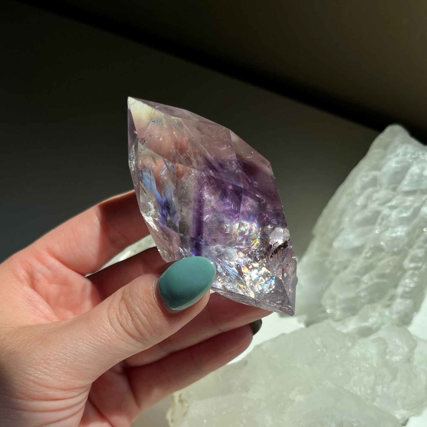 Faceted Phantom Amethyst Flame | CG