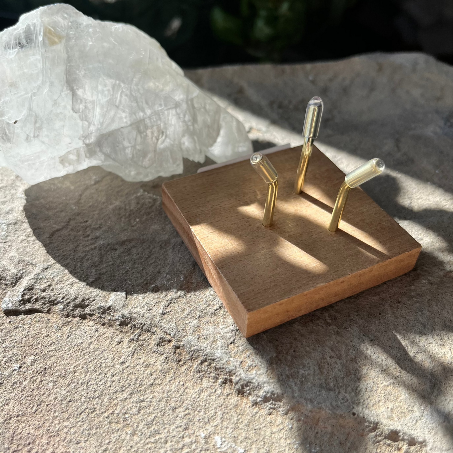 3 Prong Modern Stand