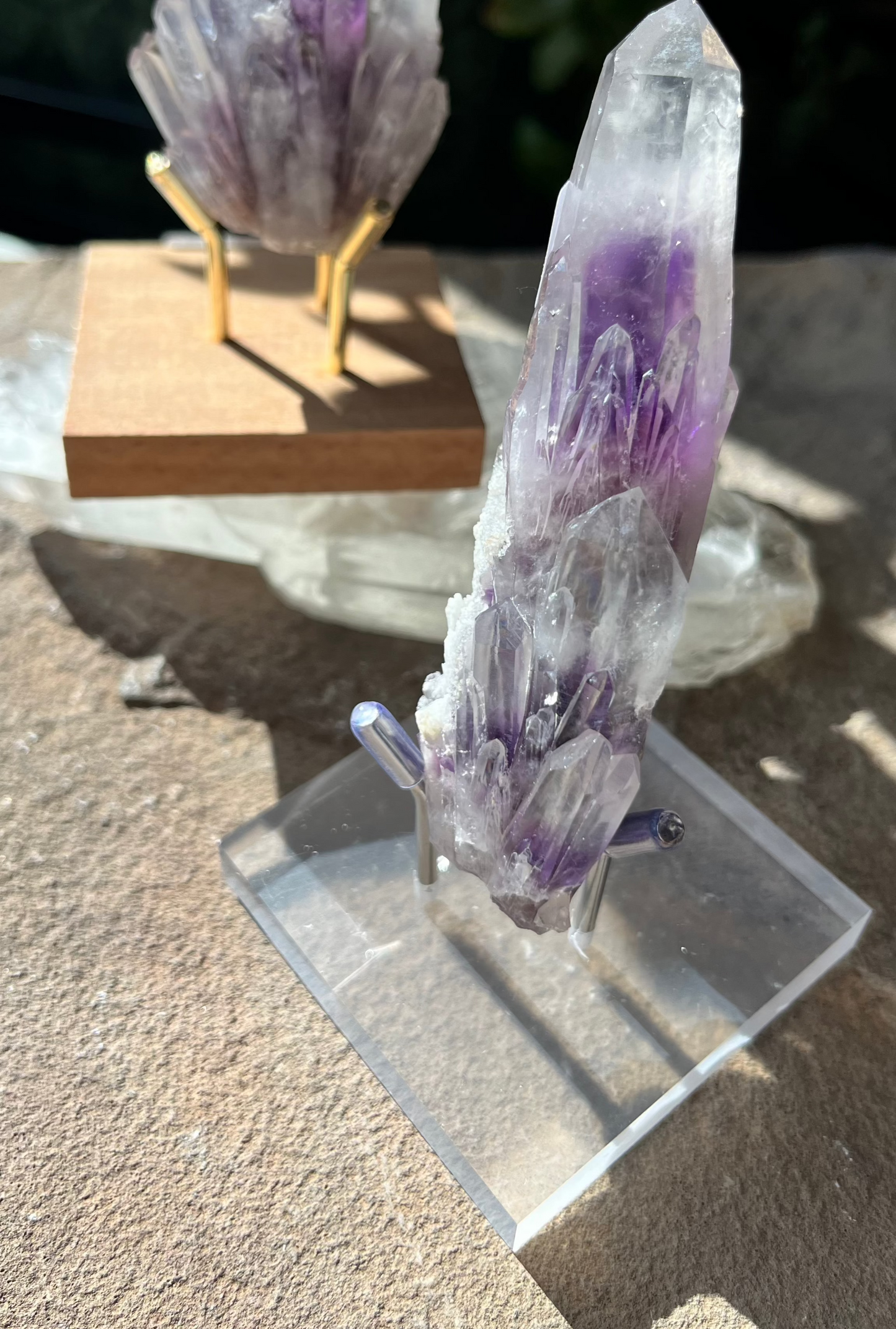 3 Prong Modern Stand